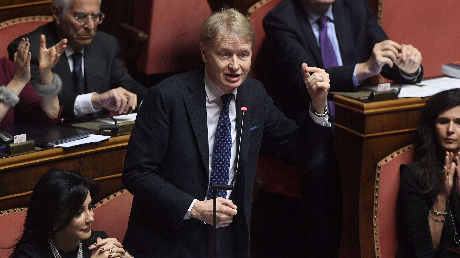 Asse sulla manovra Meloni e Giorgetti fermano l'assalto alla "diligenza"