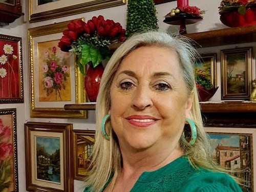 Vestita nella vasca da bagno. Il giallo della tabaccaia morta