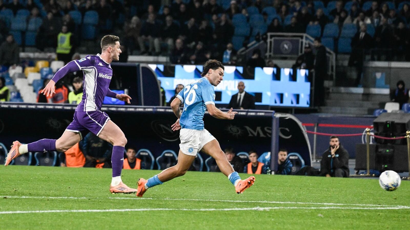 Serie A, il Napoli piega 2-1 una coriacea Fiorentina ma che fatica