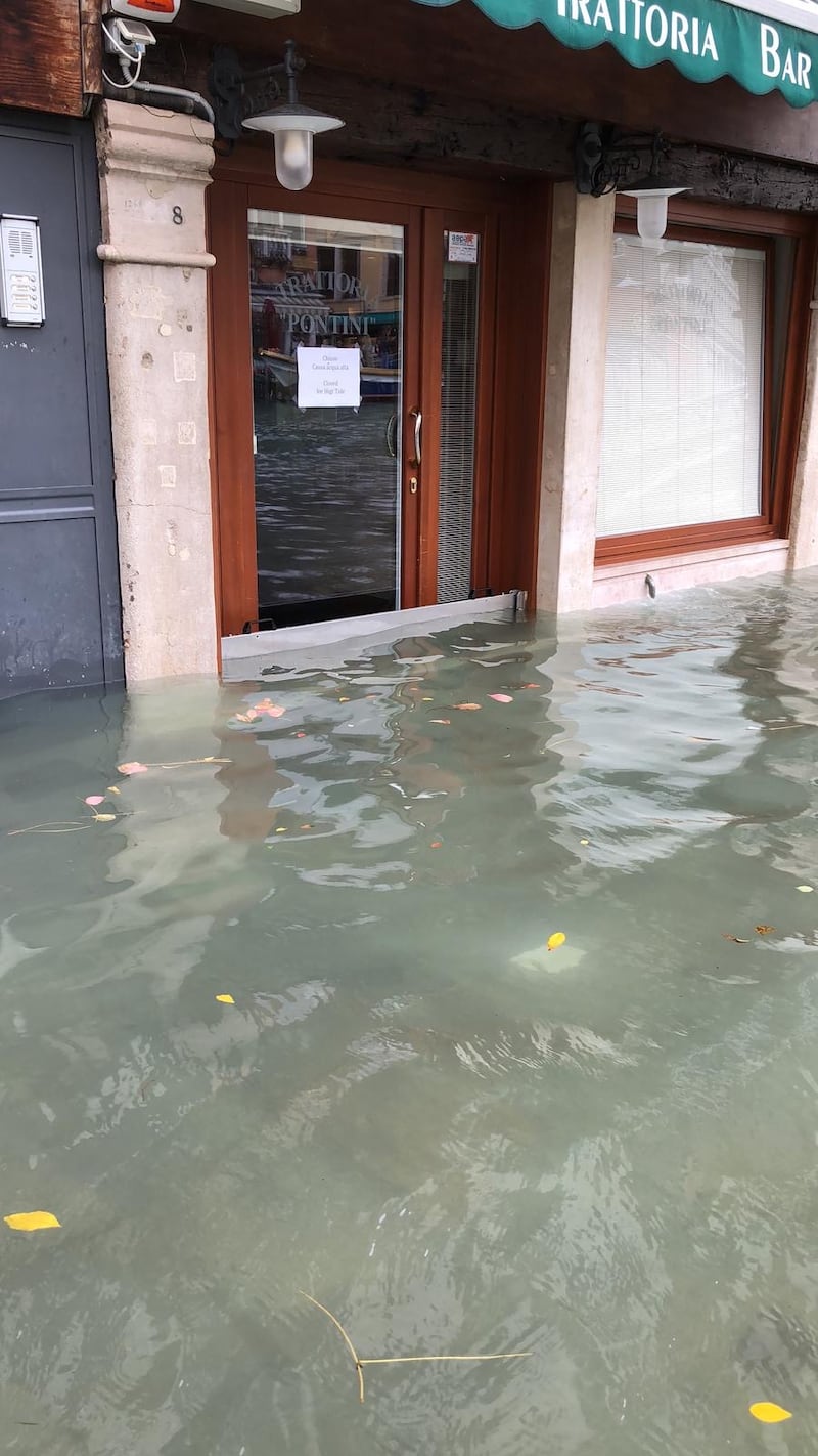 Maltempo in Veneto. Ponte della Priula: crolla il ponte 11