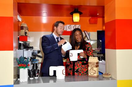 Chris Pratt a Londra per l'apertura di The Coffee Chain 6