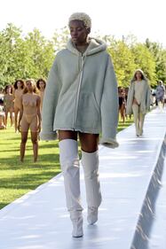 Kanye West presenta la sua collezione "Yeezy Season 4" a New York 19