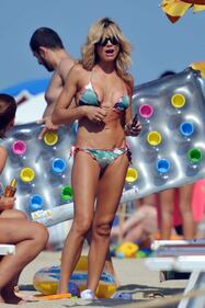Maddalena Corvaglia, il bikini più esplosivo del Salento 17