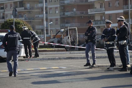 Roma, fiamme in camper di rom: morte tre sorelle 5