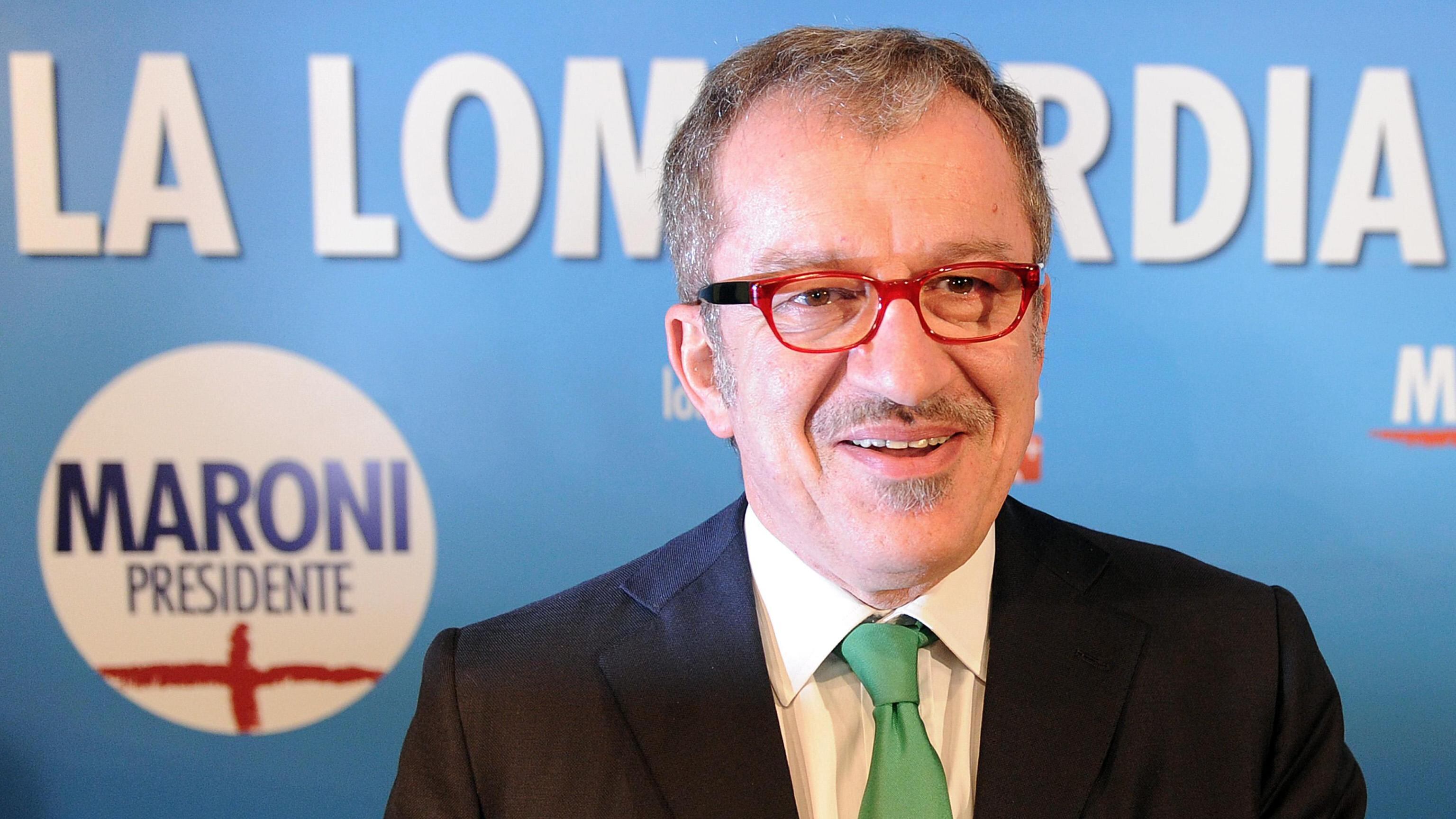 Maroni ridisegna il Pirellone. Giunta dimezzata e più rosa