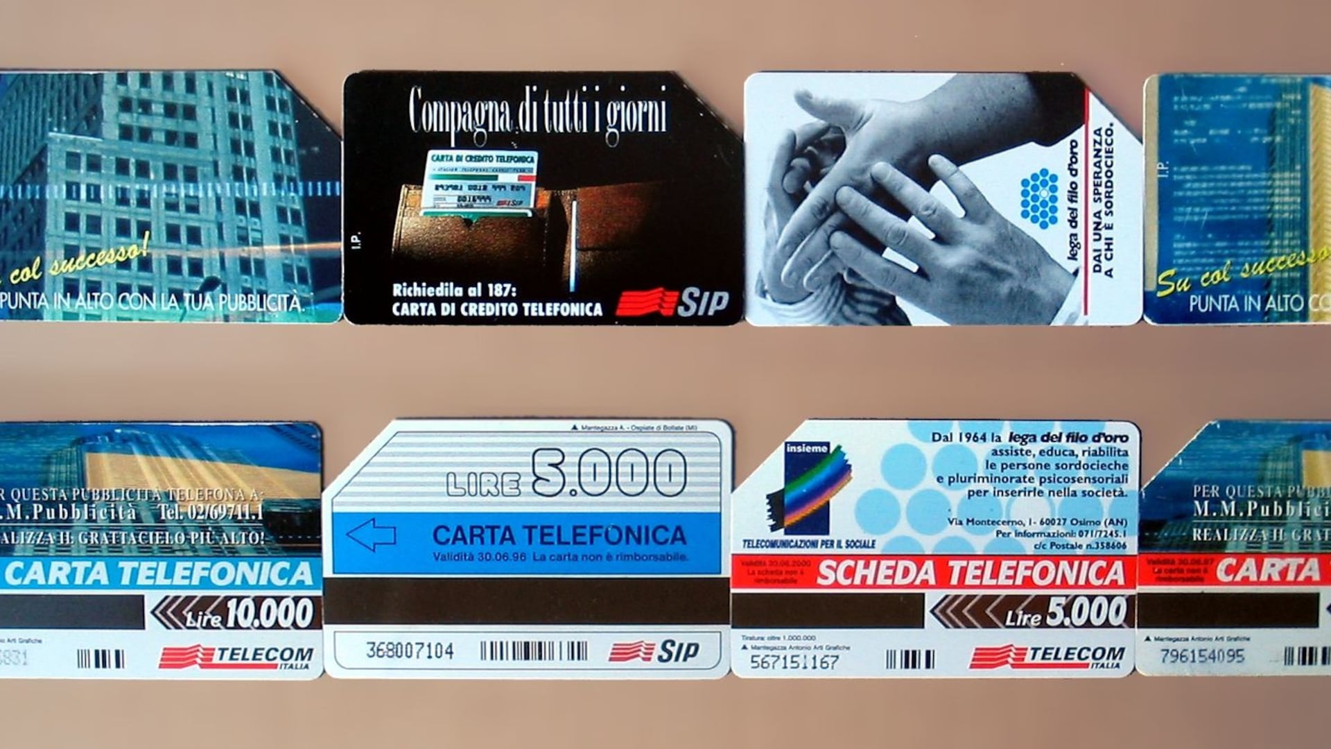 Hai collezionato schede telefoniche negli anni '90? Ecco quanto valgono