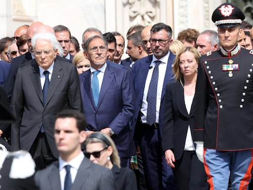 L'ultimo omaggio della politica al Cav
