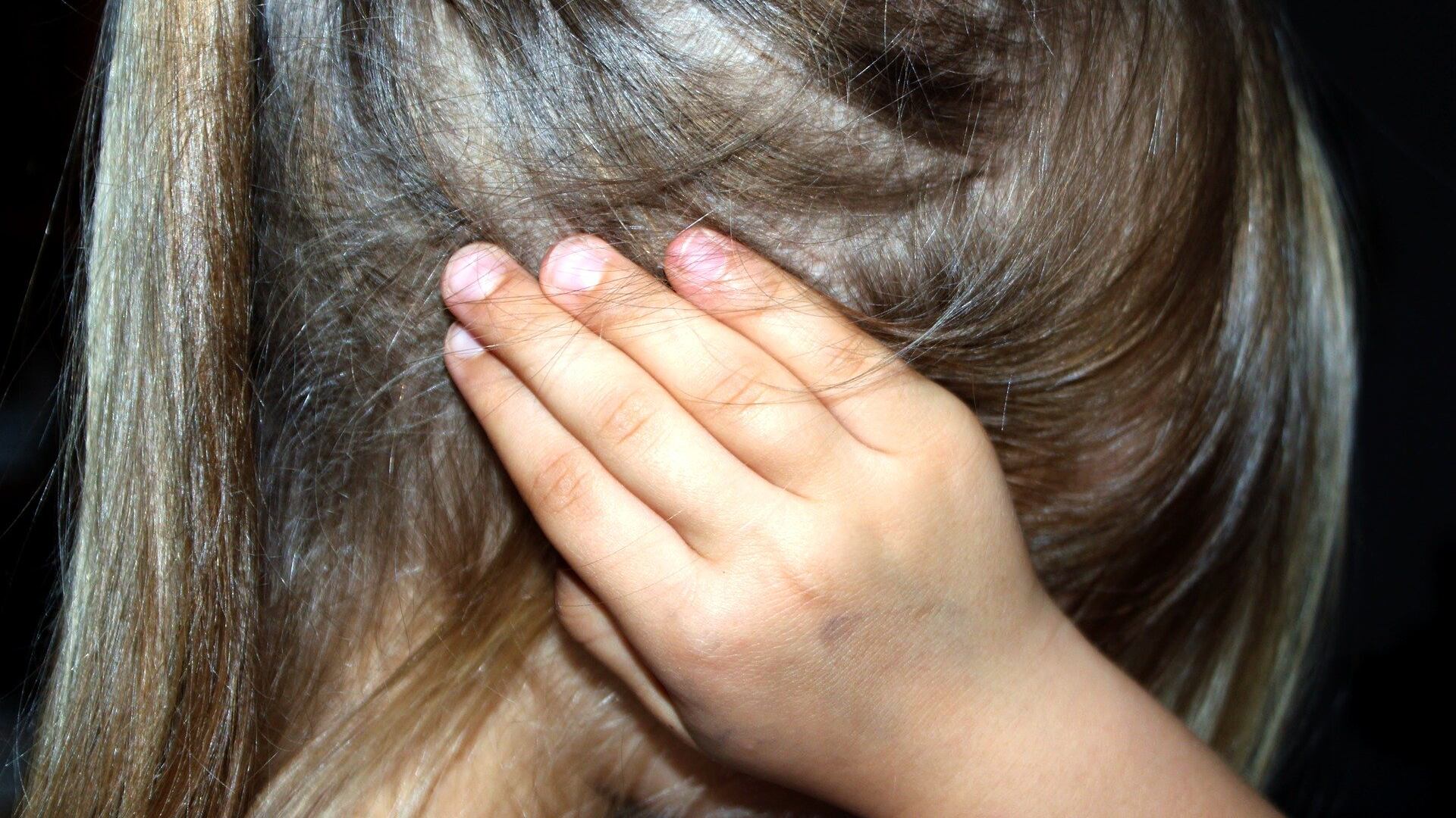 Bimbi in difficoltà affidati a pedofili. A Berlino l'orrore nascosto per 30 anni