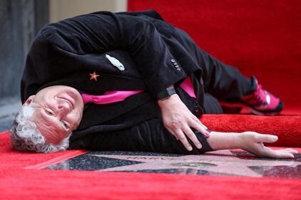 Cyndi lauper premiata con una stella sulla Walk of Fame 12