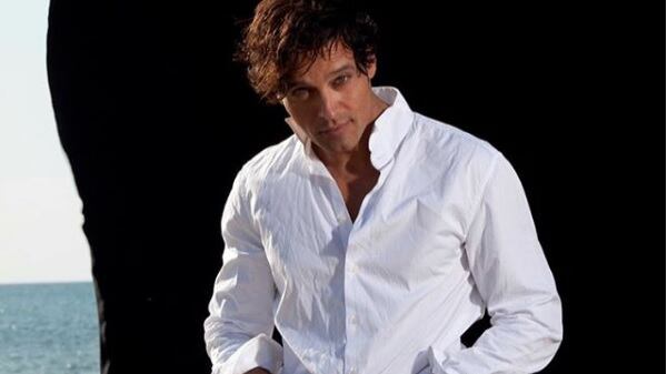 Gabriel Garko denuncia: "Si spacciano per me sui social chiedendo soldi"