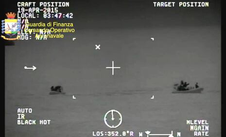 Tragedia nel Canale di Sicilia: le immagini dei soccorsi 8