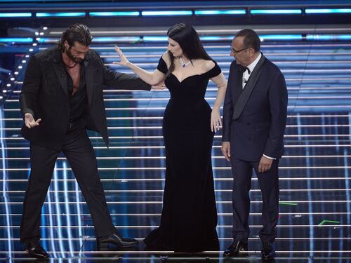 Sanremo, i look migliori e peggiori della prima serata