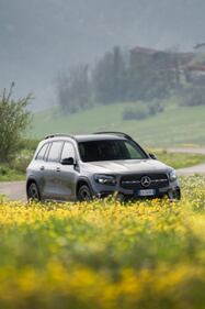 Mercedes-Benz EQB e GLB: guarda la gallery 13