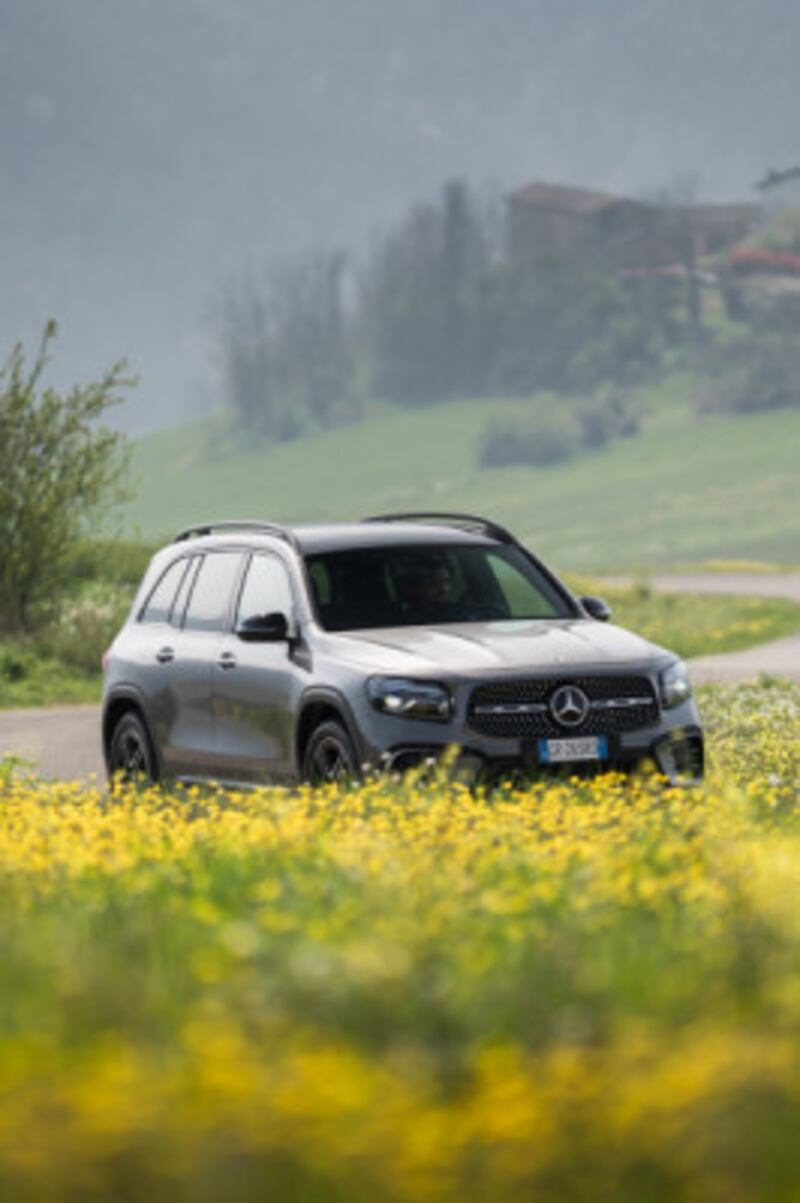 Mercedes-Benz EQB e GLB: guarda la gallery 13