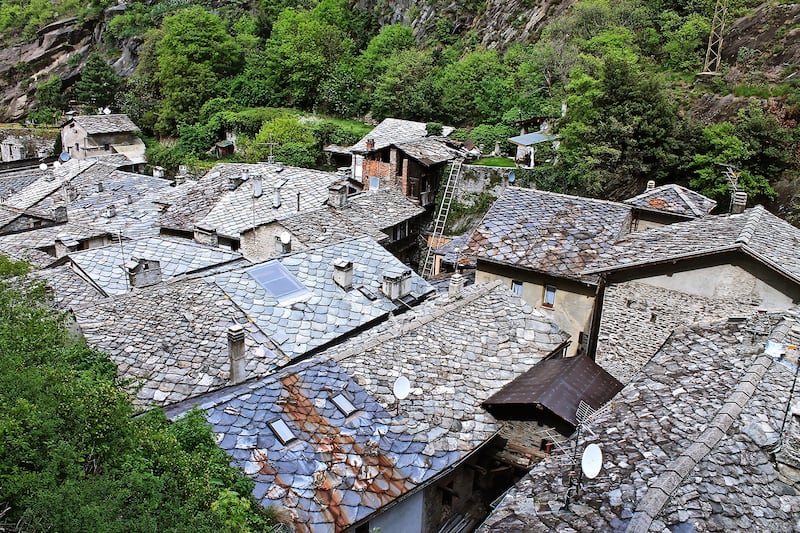 Forte di Bard, borgo dai tetti in pietra