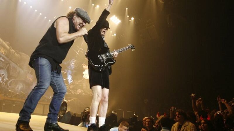 AC/DC, seriamente a rischio l'udito di Brian Johnson: foto 4