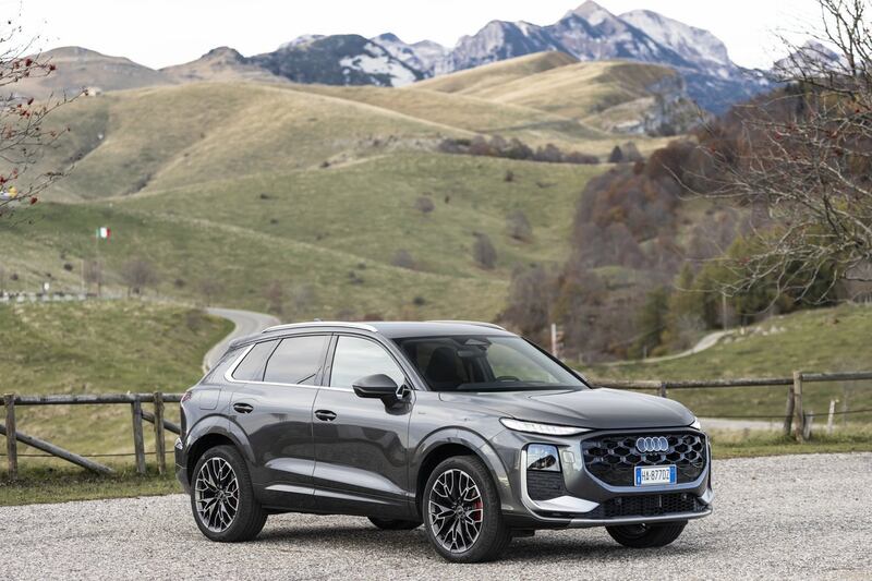 Audi Q3 e-hybrid, nuova generazione plug-in: più sportività ed efficienza