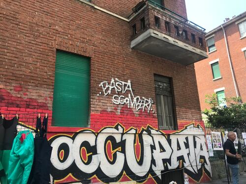 Quegli imputati assolti dai giudici: "Furti e occupazioni necessari"