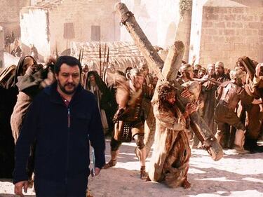 Il "meme" con Salvini 18