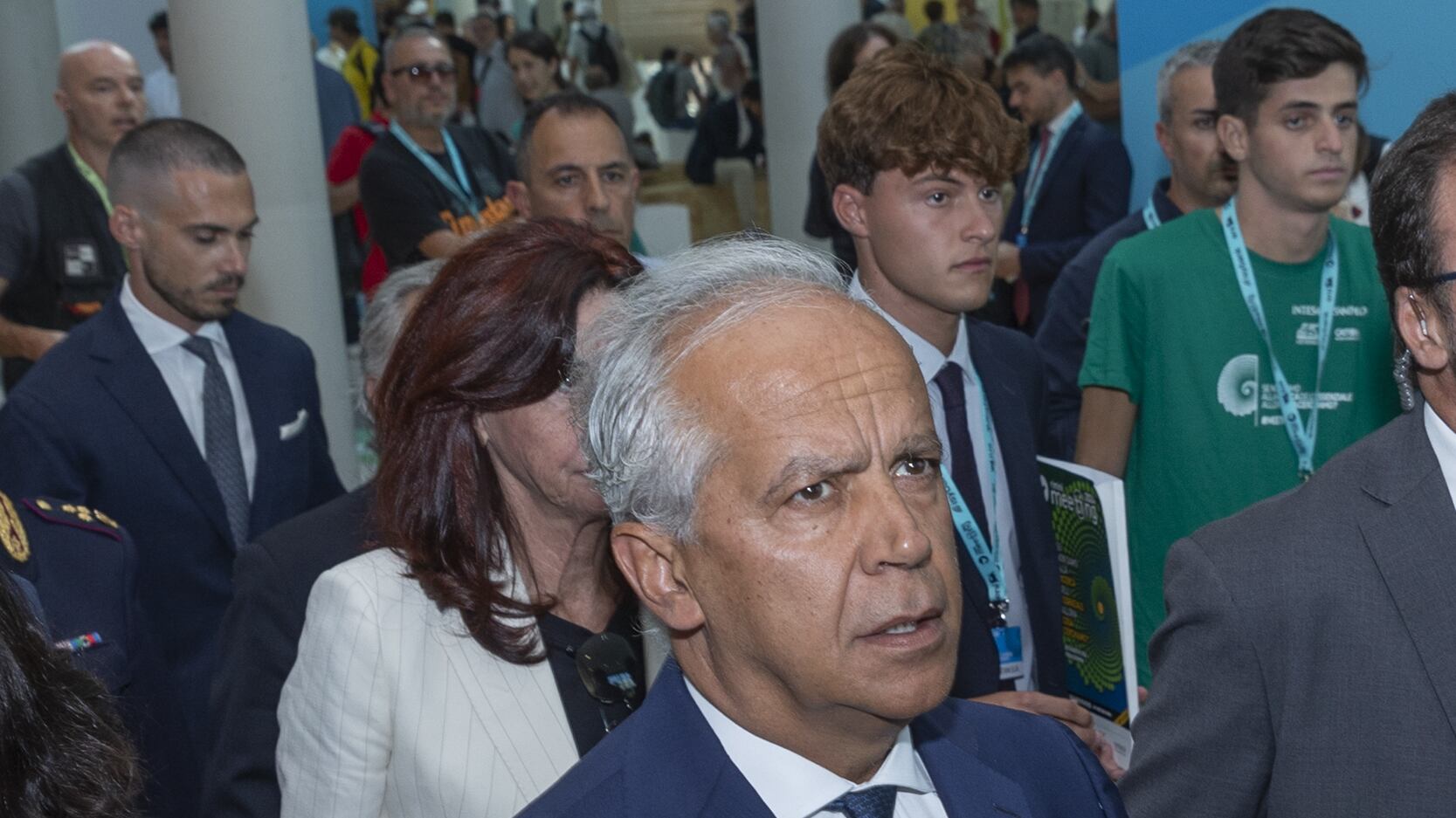 "La dialettica sullo ius scholae è un valore, il governo non rischia. Arianna? Zero reati". Intervista a Matteo Piantedosi