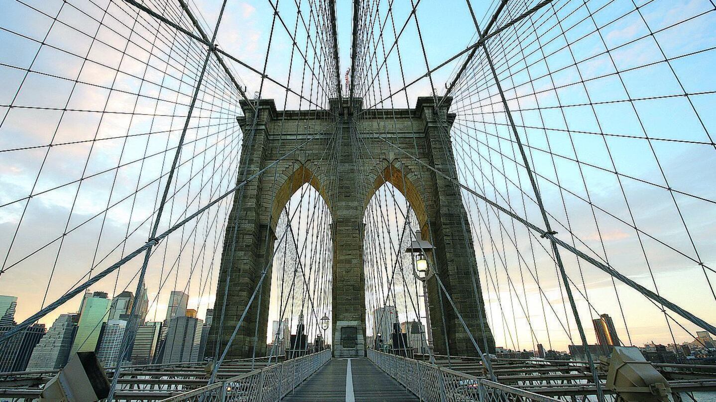 Un ponte per fare shopping nella New York natalizia
