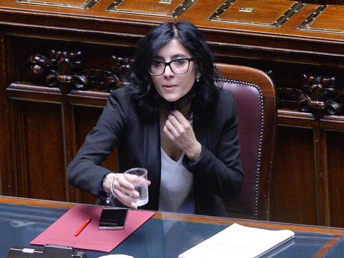 La Dadone non ci sta: così vuole chiudere l'Italia