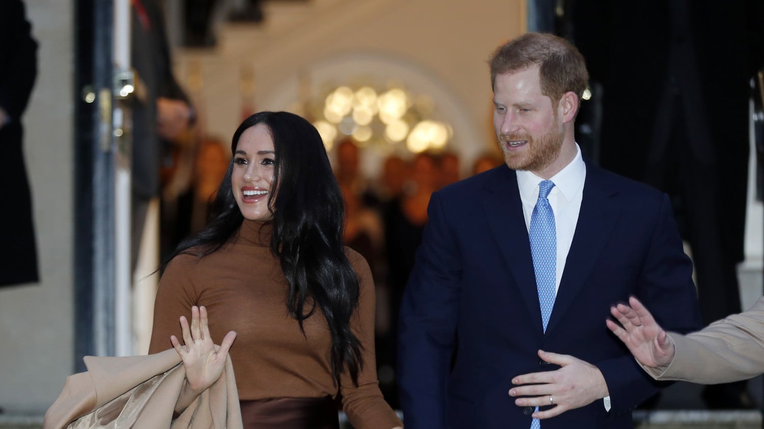 Il Principe Harry è tornato a Londra (senza Meghan) per ricucire il rapporto con la Regina
