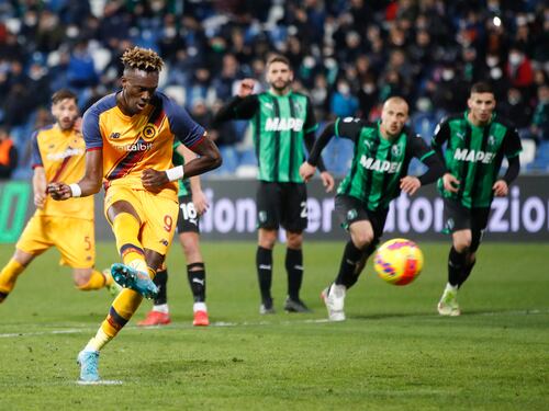 Mou, pari al 95'. Ma la sua Roma non va