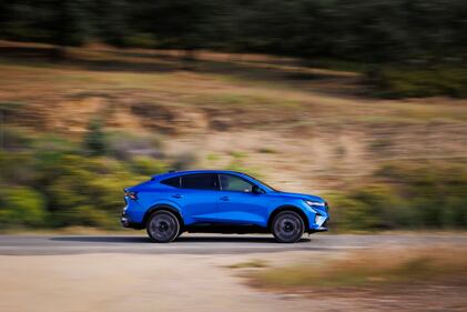 Renault Rafale E-Tech Full-Hybrid: guarda la gallery del SUV coupè ibrido 6
