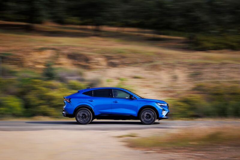 Renault Rafale E-Tech Full-Hybrid: guarda la gallery del SUV coupè ibrido 6
