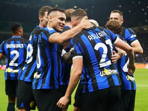 L'Inter è un rullo compressore: Genoa al tappeto e fuga scudetto