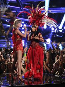 MTV VMA 2015, il trionfo di Taylor Swift e Miley Cyrus 10