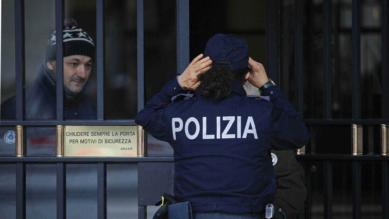 Se il rapinatore viene incastrato dal curriculum lasciato nel motorino rubato