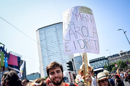 I cartelli choc al Gay Pride 3