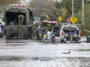 L'esercito canadese dispiegato contro l'alluvione in Quebec 7