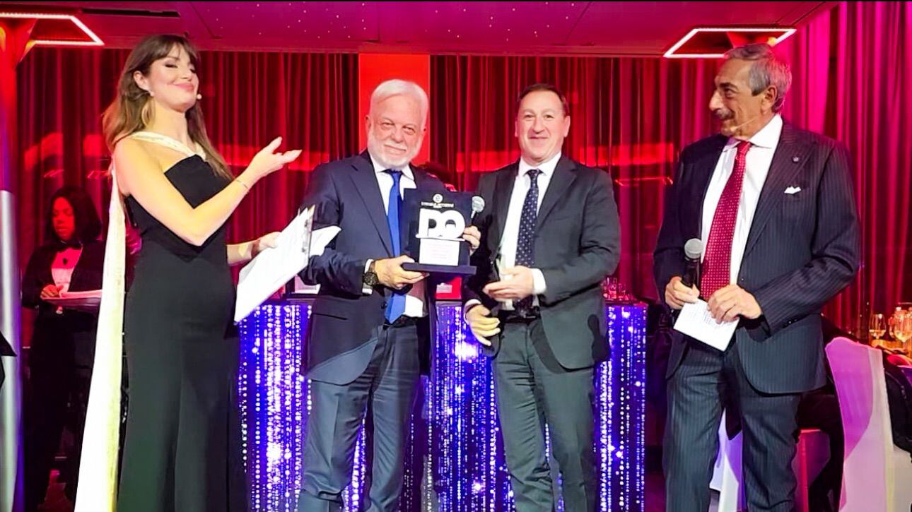 Festival di Sanremo: l'ad di Anas Claudio Andrea Gemme ritira il Premio speciale 2026 al Gran Galà della stampa