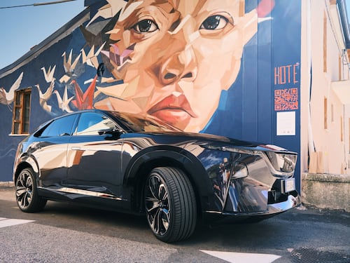 Mazda, un murale in Abruzzo dedicato a Hiroshima e alla storia del marchio