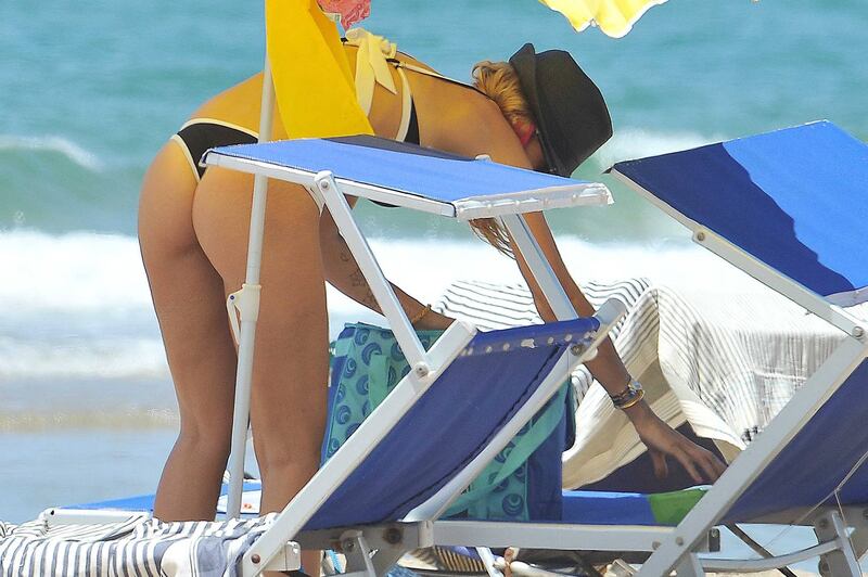 Ilary Blasi, le foto più sexy 25