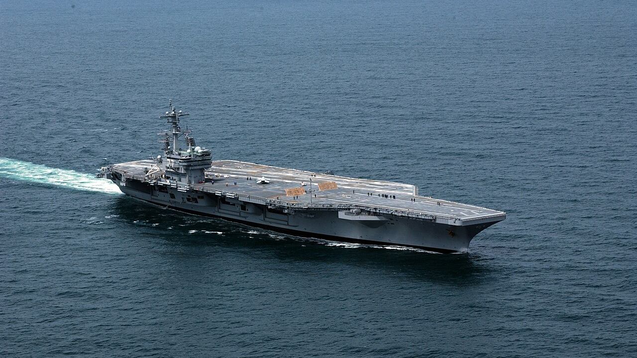 A Napoli arriva la portaerei nucleare H.W. Bush, ecco perché
