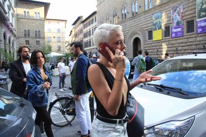 Le Donatella, selfie sexy per due 30