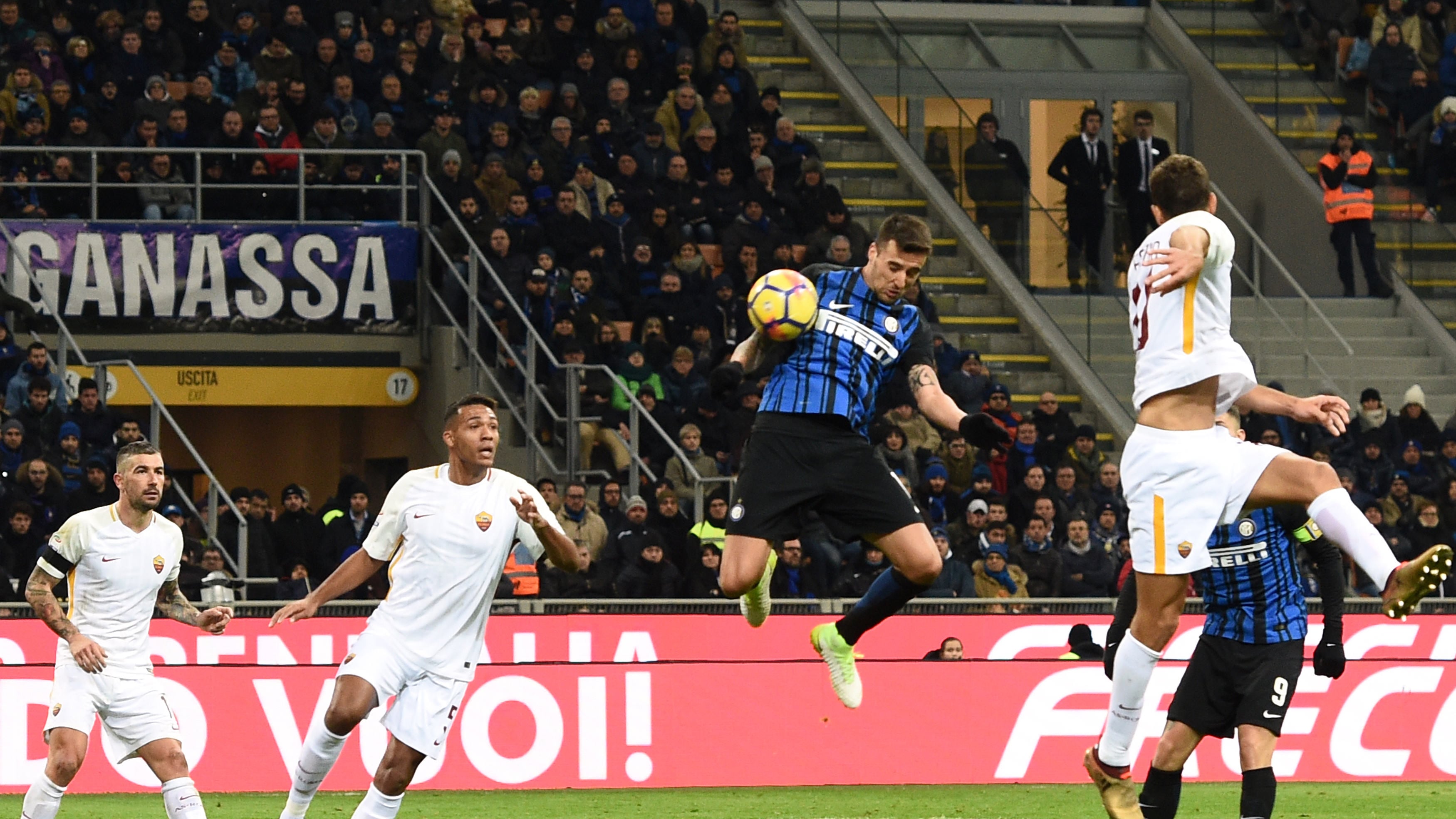 L'Inter resta Vecino alla Champions