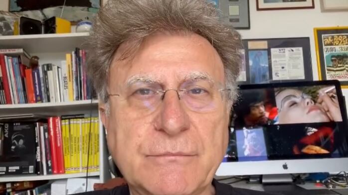 "E quell'aereo?". Red Ronnie e la gaffe complottista sull'alluvione