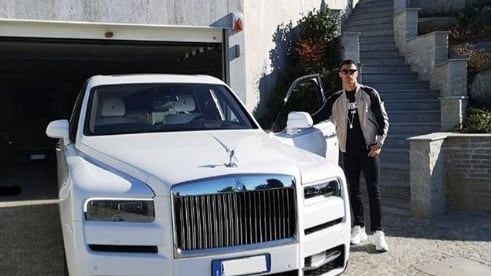 Cristiano Ronaldo si regala una Rolls Royce da 400.000 euro