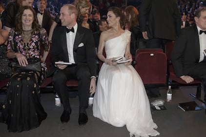 Kate Middleton in bianco ai Bafta 2019 9
