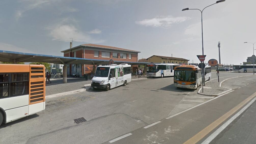 Fano, moldavo tenta di strangolare un ragazzo per una sigaretta