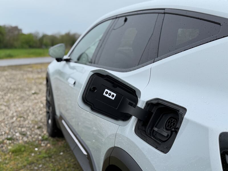 Polestar 3 Long Range AWD, la gallery del super SUV elettrico da 517 CV 12