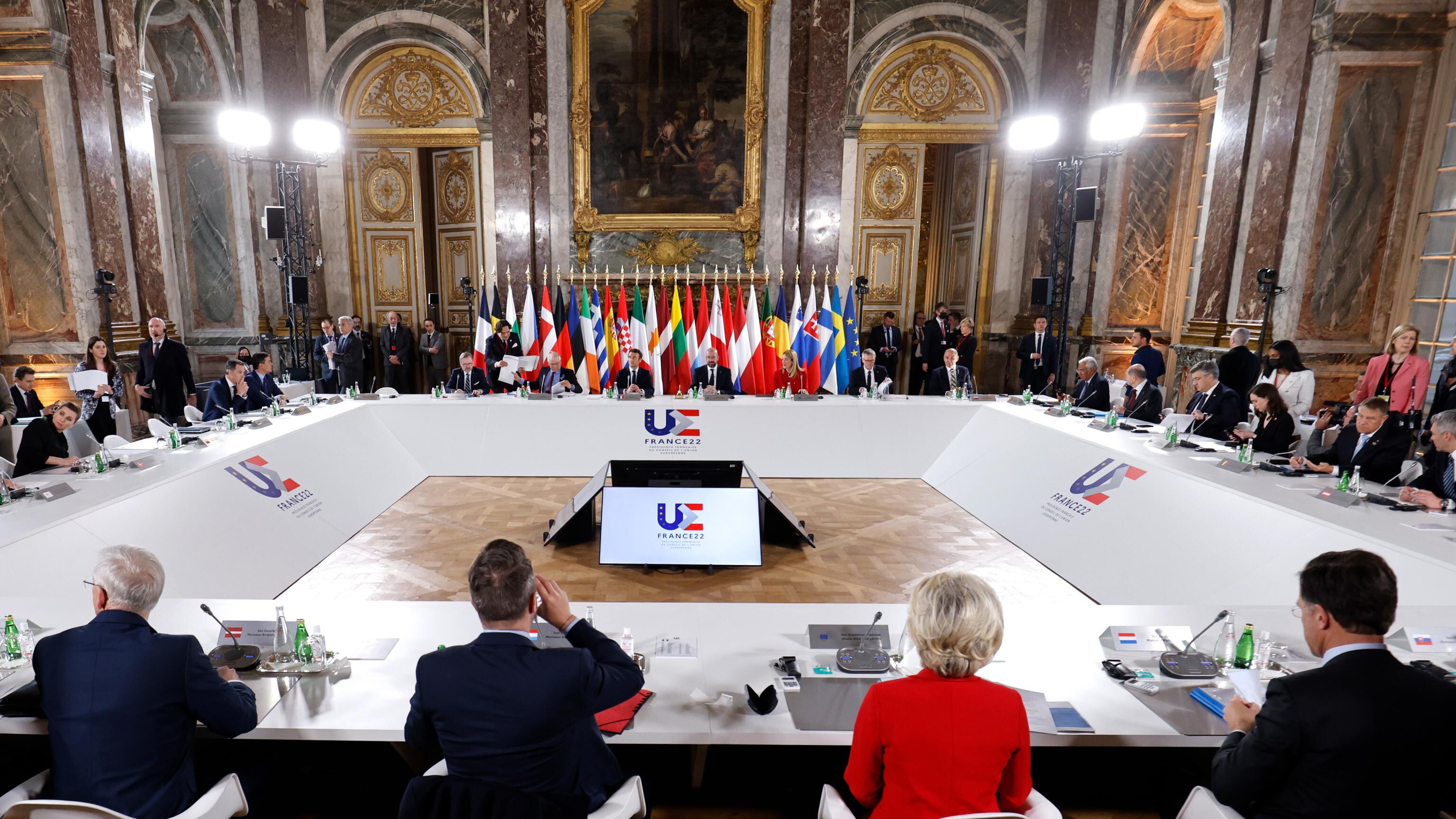 L'ultimo regalo Ue a Francia e Germania: cosa c'è dietro le "case green"