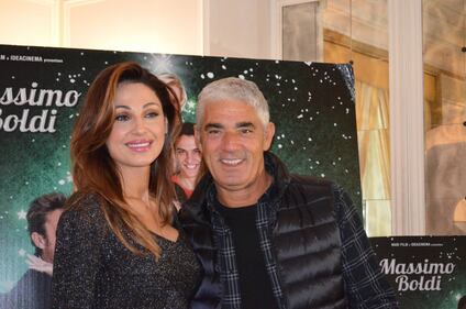 Anna Tatangelo hot, il bikini nel backstage di "Un Natale al Sud" 35