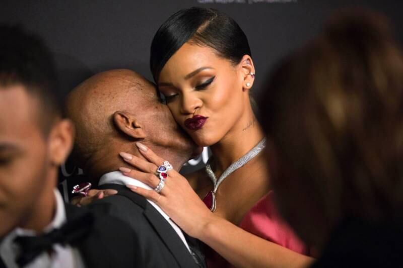 Rihanna sexy in copertina: "Sesso senza amore, mi sento vuota" 52