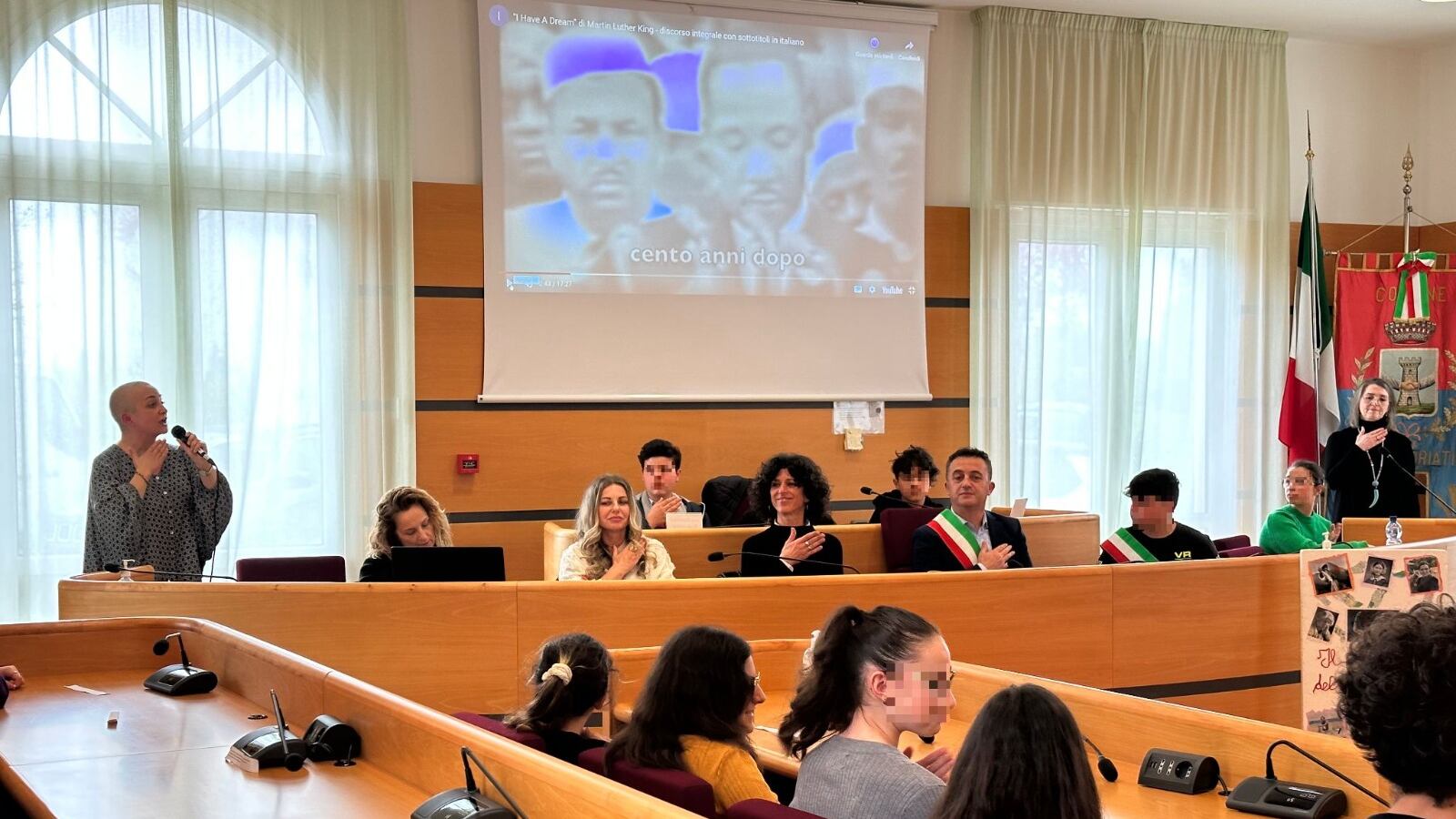 "Poche vie". Così il consiglio comunale dei ragazzi demolisce la propaganda dem sulle donne